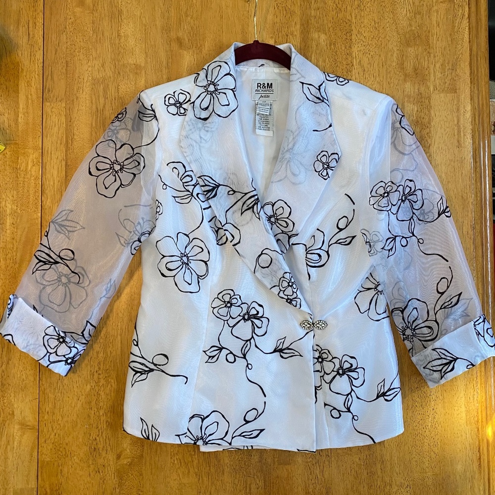 Sheer-Sleeved Women’s Blazer